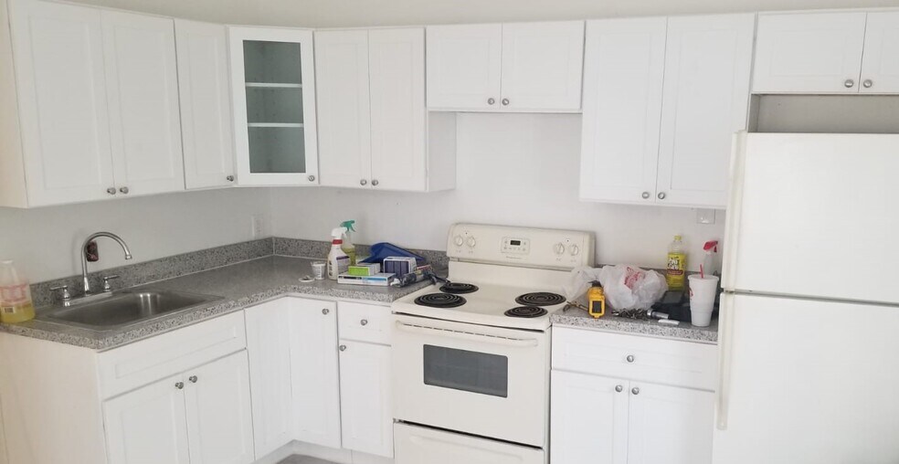 1379 NW 55th Ter, Miami, FL à vendre - Photo de l’immeuble – Image 2 sur 23