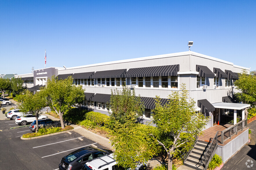3030 Bridgeway, Sausalito, CA à louer - Photo de l’immeuble – Image 3 sur 21