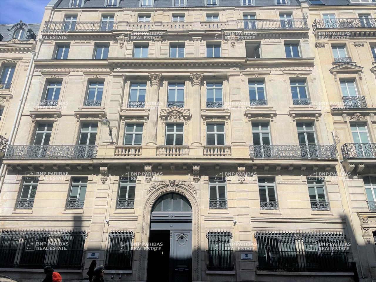 42 Rue De Châteaudun, Paris à louer Photo de l’immeuble– Image 1 sur 8