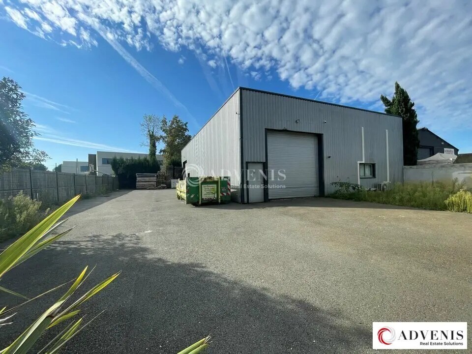 Local d’activités dans SAINT-JEAN-D'ILLAC à louer Photo de l’immeuble– Image 1 sur 8