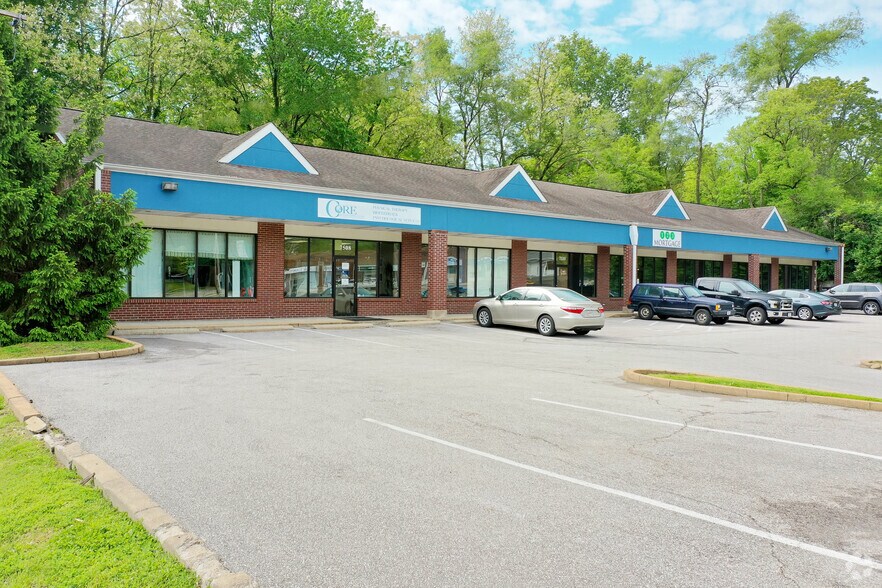 7508-7514 Big Bend Blvd, Shrewsbury, MO à louer - Photo de l’immeuble – Image 1 sur 8