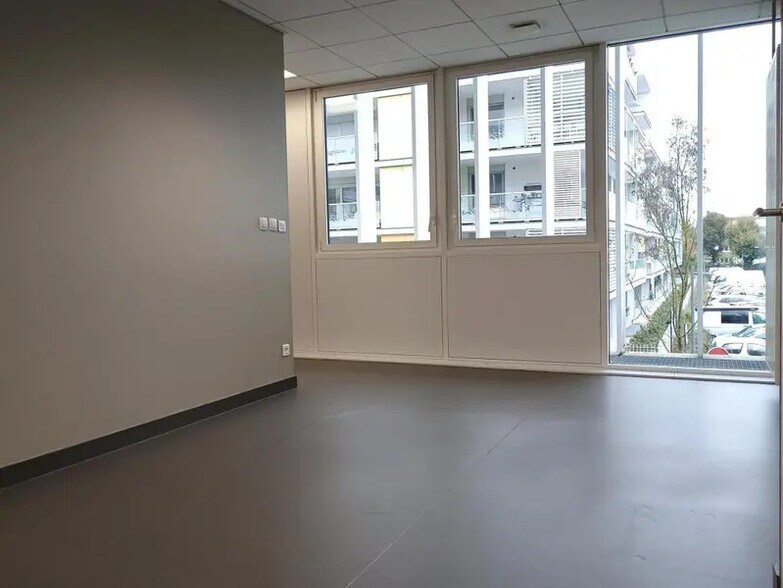110 4 Rue Germaine Tillion, Saint-Genis-Pouilly à louer - Photo intérieure – Image 3 sur 9
