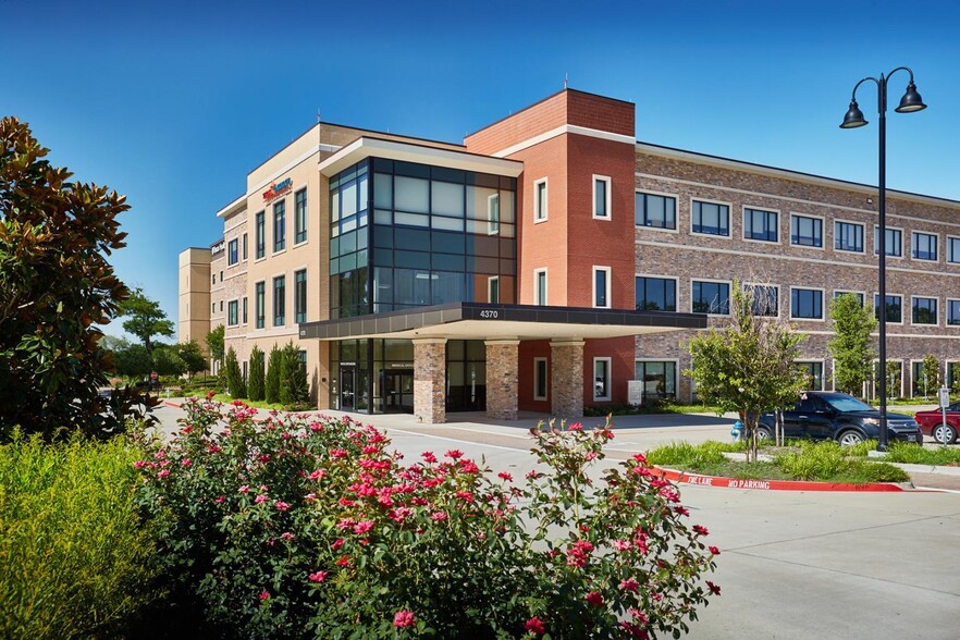 4370 Medical Arts Dr, Flower Mound, TX à louer - Photo de l’immeuble – Image 3 sur 20