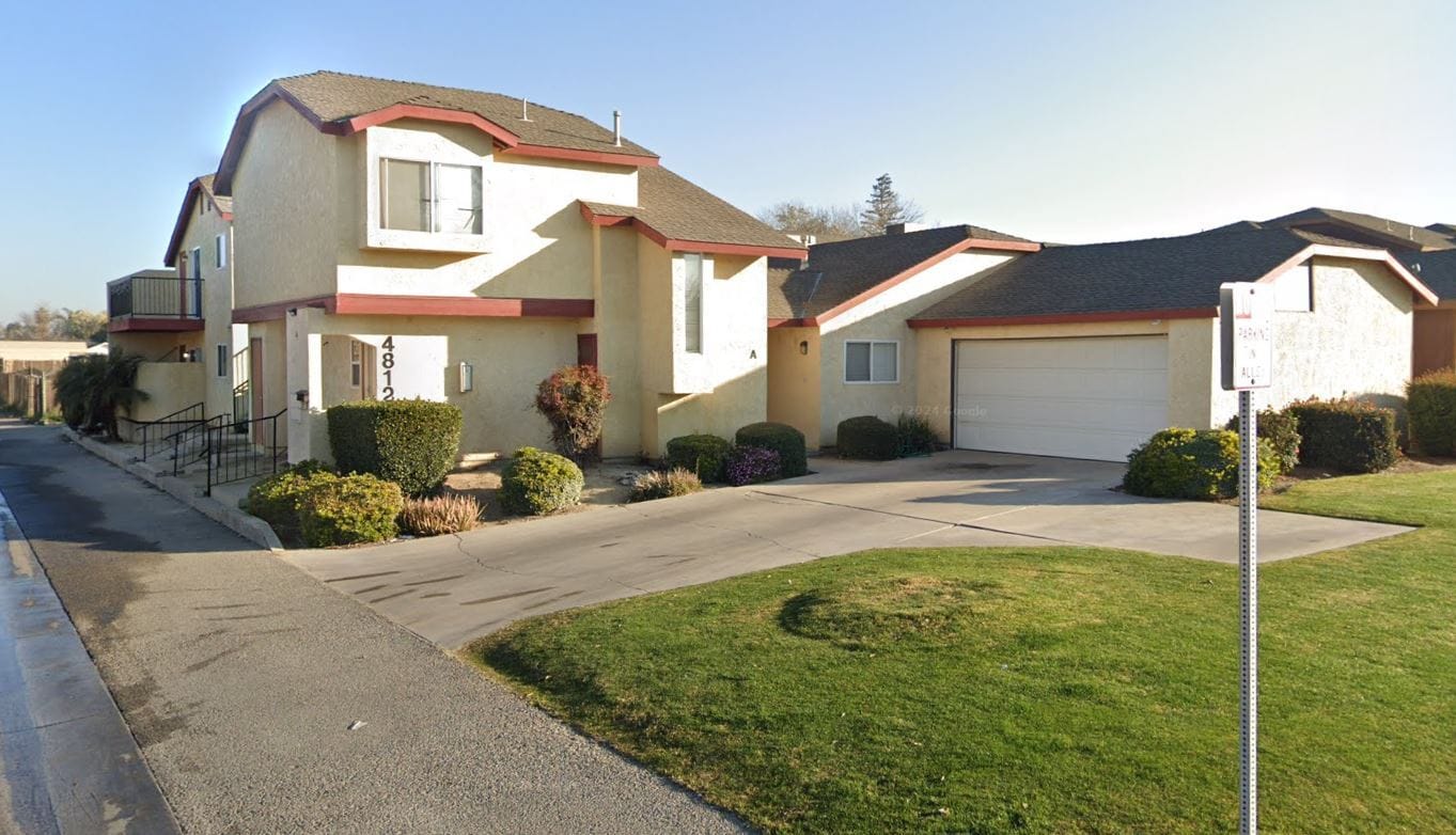 4812 Maybrook Ave, Bakersfield, CA à vendre Photo principale– Image 1 sur 6