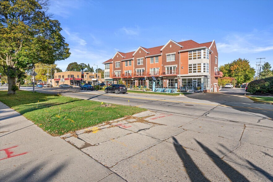 2281 Swan Blvd, Milwaukee, WI à vendre - Autre – Image 3 sur 21