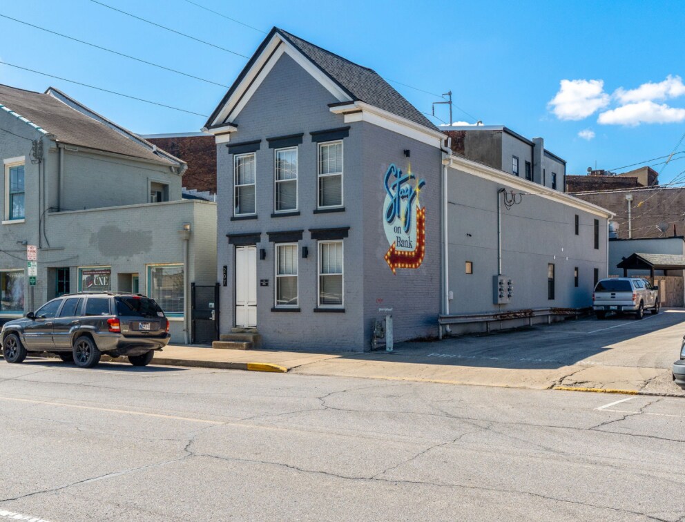 207 Bank St, New Albany, IN à vendre Photo principale– Image 1 sur 52