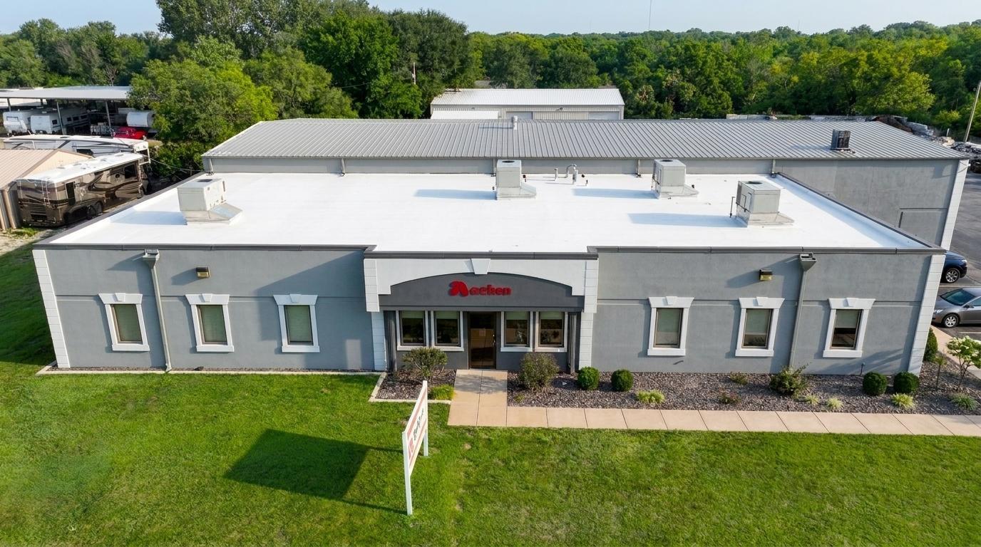 4600 E Martha Truman Rd, Grandview, MO à louer Photo de l’immeuble– Image 1 sur 29