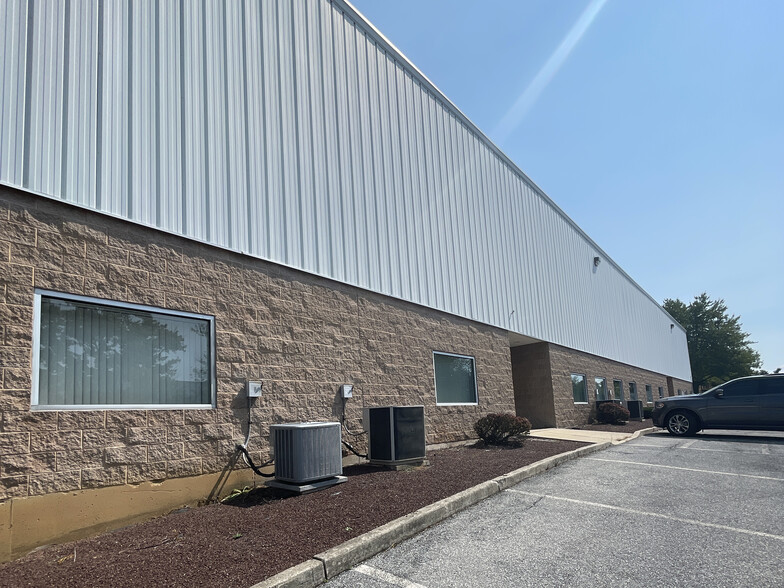 759 Roble Rd, Allentown Airport Branch, PA à louer - Photo de l’immeuble – Image 3 sur 9