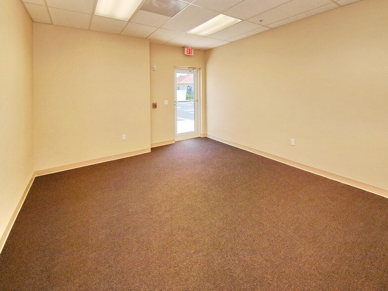 822 62nd Street Cir E, Bradenton, FL à louer - Photo intérieure – Image 3 sur 8