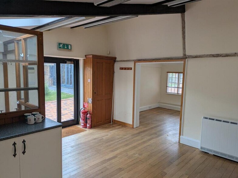 Birtley Rd, Guildford à vendre - Photo de l’immeuble – Image 3 sur 9