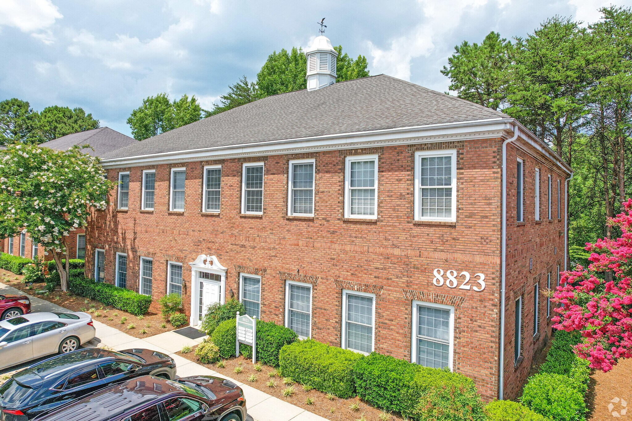 8823 University East Dr, Charlotte, NC à louer Photo principale– Image 1 sur 7