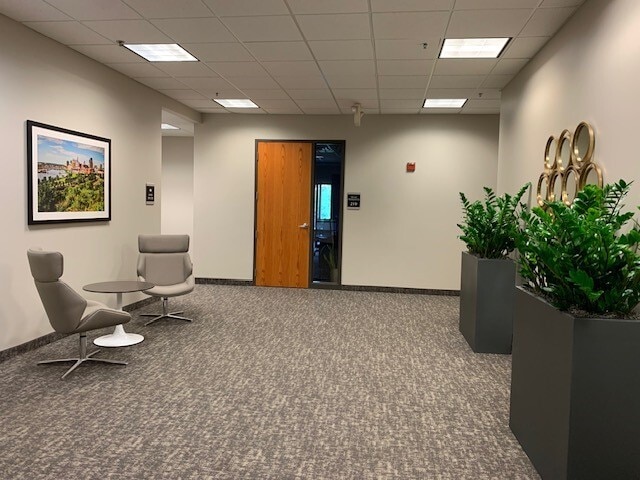 1907 E Wayzata Blvd, Wayzata, MN à louer Photo intérieure– Image 1 sur 21