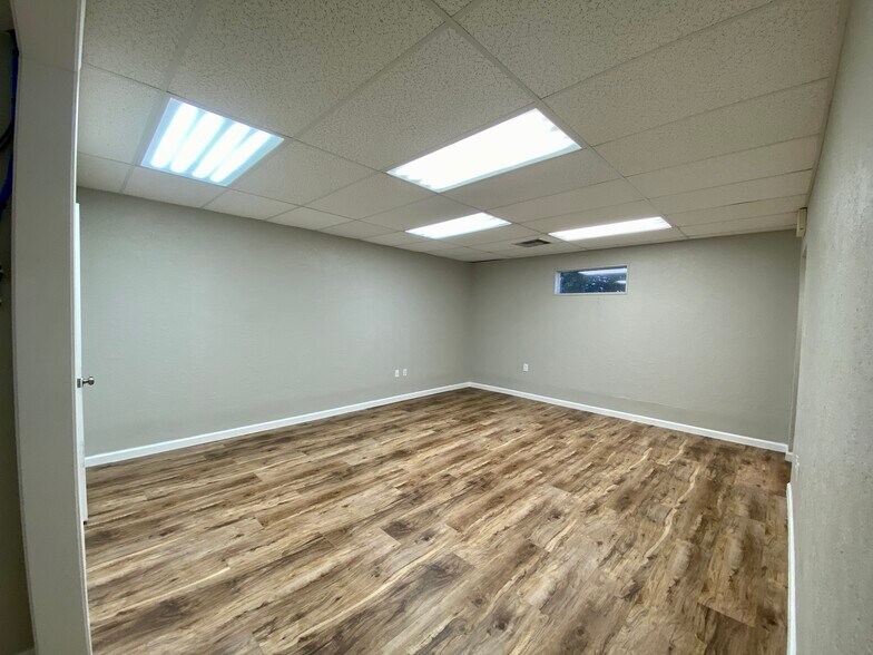 3625-3695 Calder Ave, Beaumont, TX à louer - Photo de l’immeuble – Image 3 sur 8