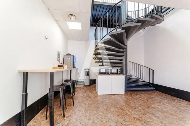 Plus de détails pour 128 Bis Avenue Jean Jaurès, Ivry-sur-Seine - Local d'activités à louer