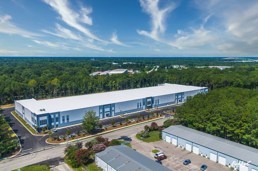 7651 Southrail Rd, North Charleston, SC à louer - Photo de l’immeuble – Image 3 sur 4