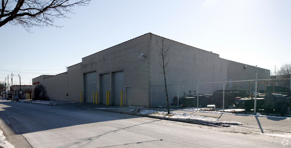 2201 W Purdue St, Milwaukee, WI à vendre - Photo de l’immeuble – Image 3 sur 5