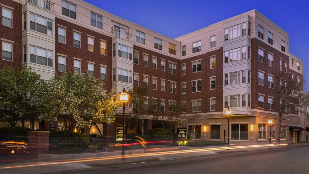 237 Moody St, Waltham, MA à louer - Photo de l’immeuble – Image 1 sur 11