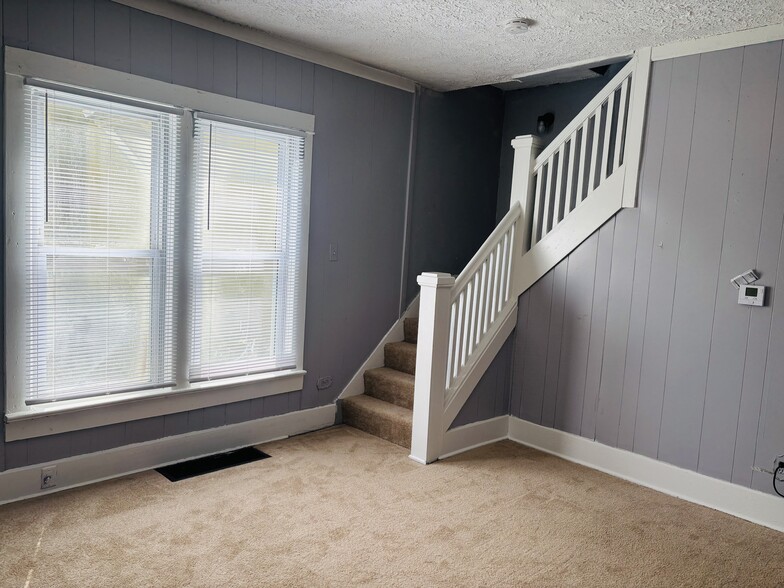806 S 8th St, Richmond, IN à vendre - Photo de l’immeuble – Image 3 sur 12