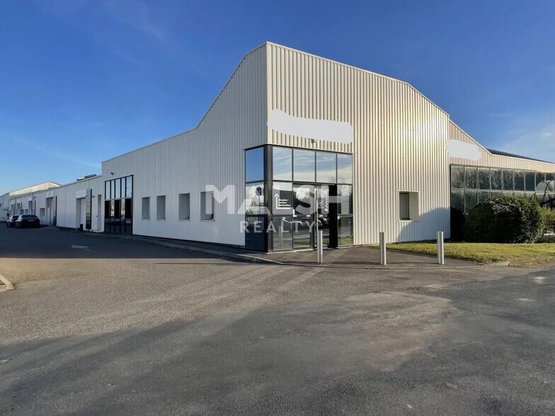 Local d’activités dans Reyrieux à louer - Photo de l’immeuble – Image 1 sur 8