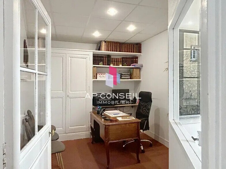 Bureau dans Versailles à vendre - Photo de l’immeuble – Image 3 sur 13