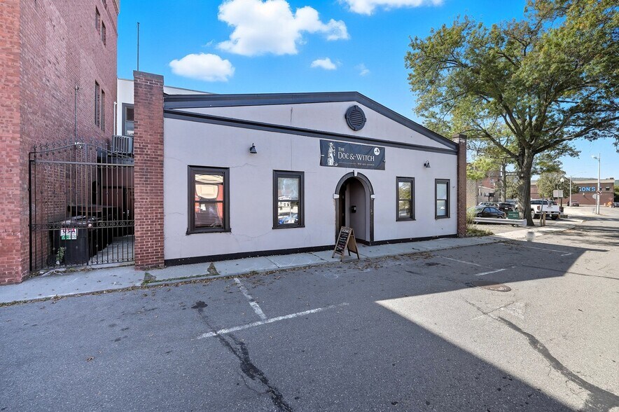 4 Ames St, Greenfield, MA à vendre - Photo de l’immeuble – Image 2 sur 21