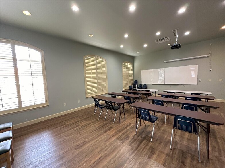 7700 San Jacinto Pl, Plano, TX à louer - Photo de l’immeuble – Image 2 sur 41