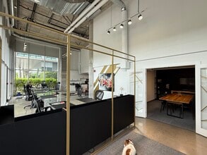 2301 Rue Saint-Patrick, Montréal, QC à louer Photo intérieure– Image 2 sur 7