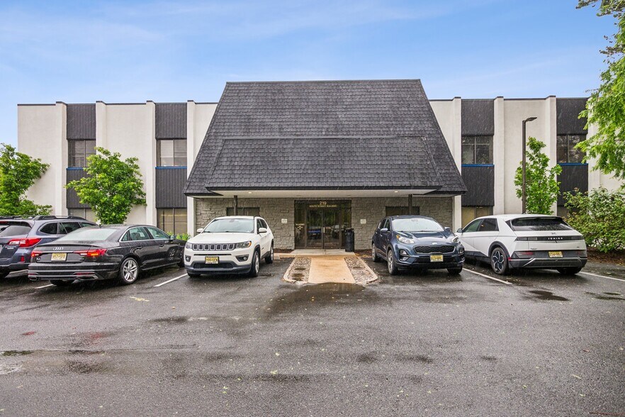 219 South St, New Providence, NJ à louer - Photo de l’immeuble – Image 2 sur 7