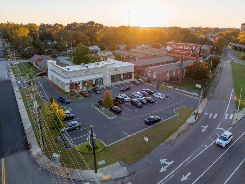 2847 Poplar Ave, Memphis, TN à louer - Photo de l’immeuble – Image 3 sur 28