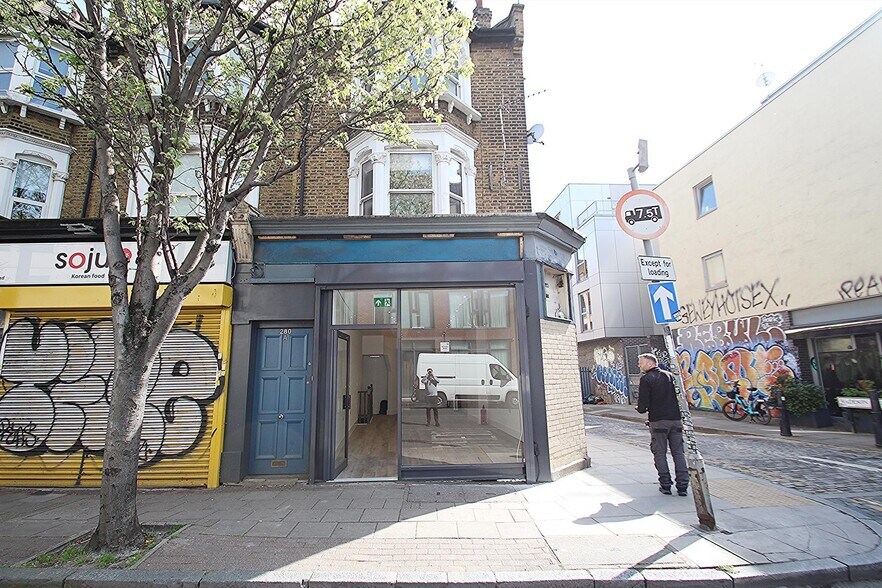 280 Cambridge Heath Rd, Londres à louer - Photo de l’immeuble – Image 1 sur 7