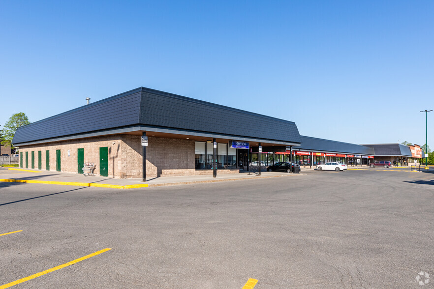 3310 McCarthy Rd, Ottawa, ON à louer - Photo de l’immeuble – Image 2 sur 6