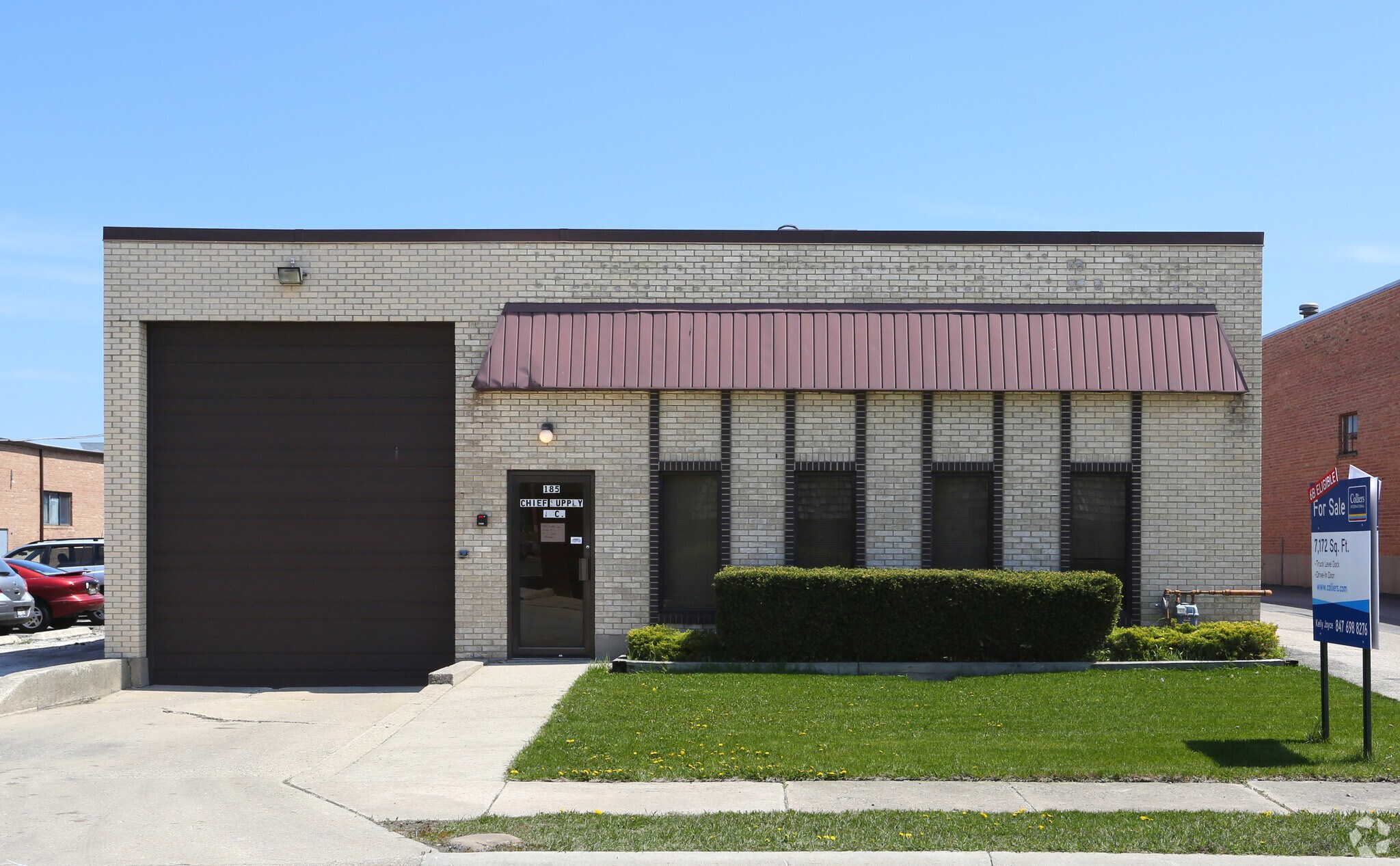 185 Martin Ln, Elk Grove Village, IL à vendre Photo de l’immeuble– Image 1 sur 5