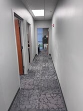 50101 Governors Dr, Chapel Hill, NC à louer Photo intérieure– Image 2 sur 8