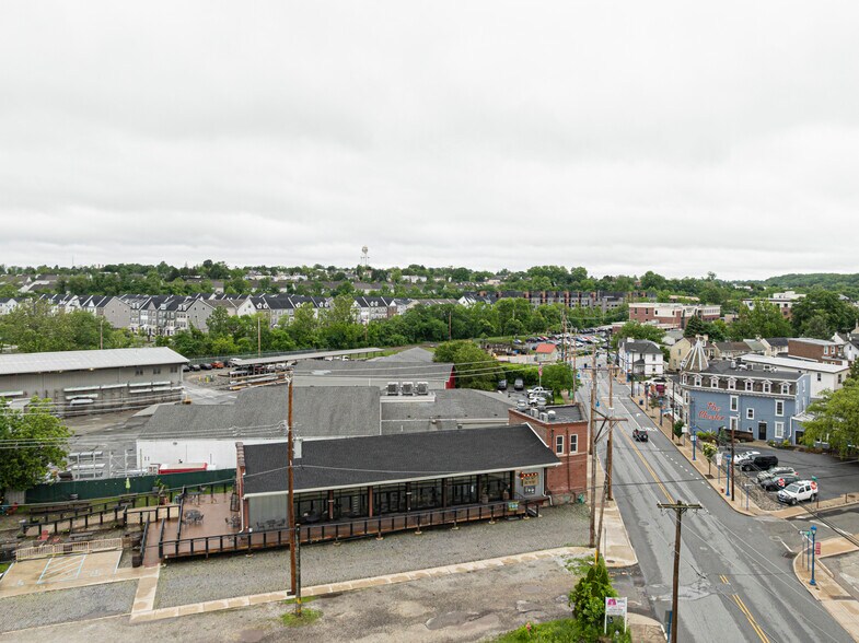 425 Bridge St, Phoenixville, PA à vendre - Photo principale – Image 1 sur 115