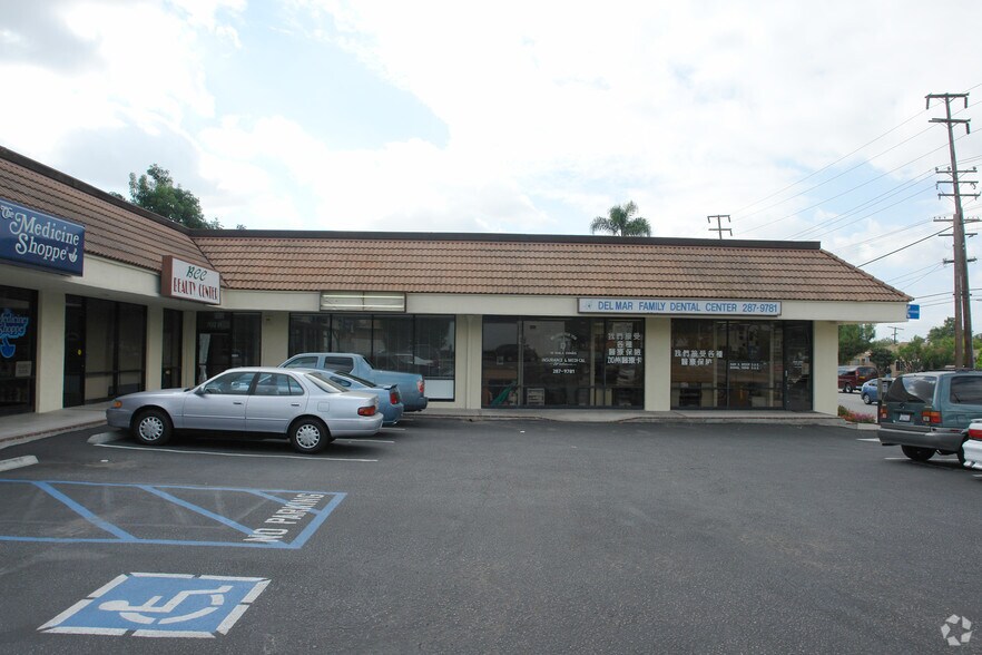 702 S Del Mar Ave, San Gabriel, CA à louer - Photo de l’immeuble – Image 2 sur 8