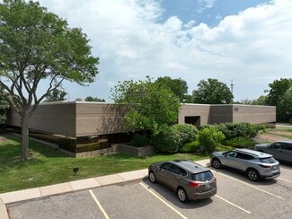 Plus de détails pour 560-580 Kirts Blvd, Troy, MI - Bureau à louer