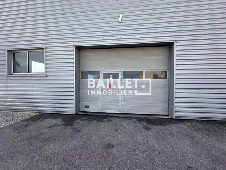 Industriel/Logistique dans Fréjus à louer - Photo de l’immeuble – Image 3 sur 8