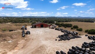 Plus de détails pour 9106 Highway 16, Pipe Creek, TX - Local d’activités à vendre