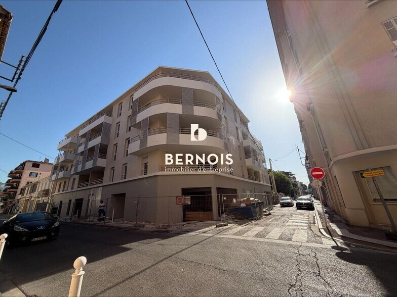 Local commercial dans Toulon à vendre - Photo de l’immeuble – Image 2 sur 4
