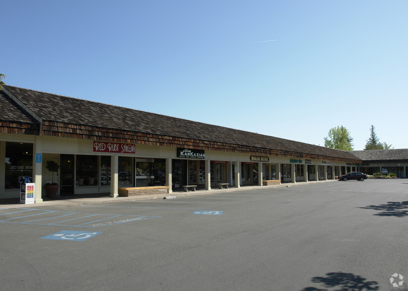 1724-1798 W Bullard Ave, Fresno, CA à louer - Photo principale – Image 3 sur 5