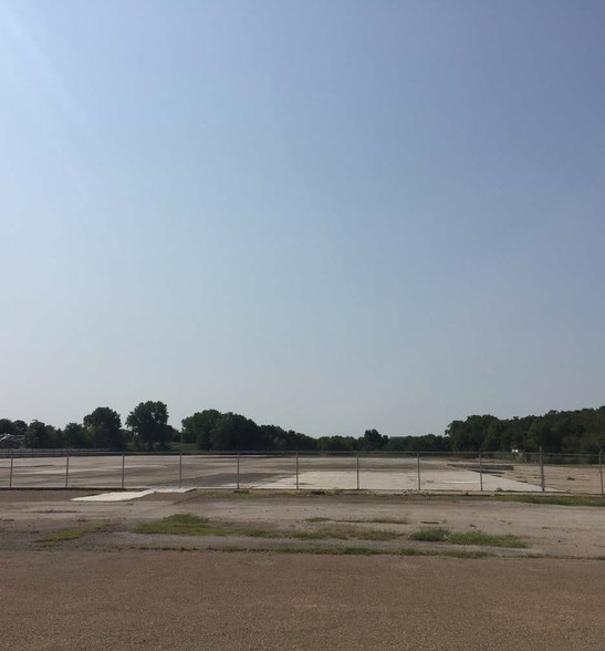 5100 W Airport Fwy, Irving, TX à louer - Photo de l’immeuble – Image 3 sur 4