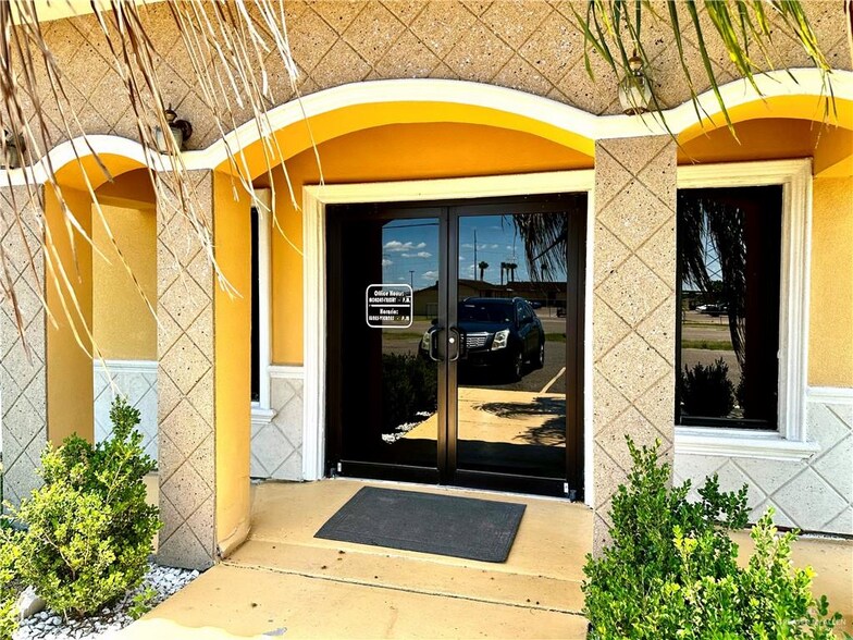 412 Palmview Commercial Dr, Palmview, TX à vendre - Photo de l’immeuble – Image 2 sur 19