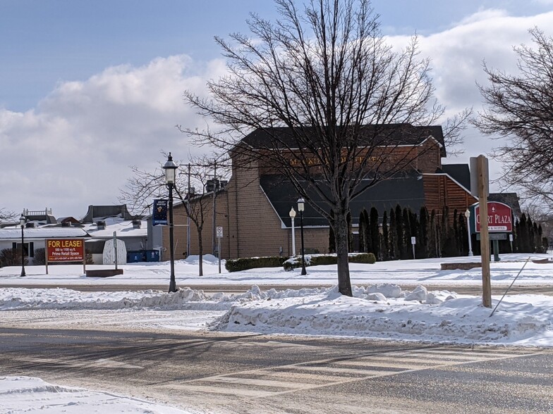 205 E Central Ave, Mackinaw City, MI à louer - Photo de l’immeuble – Image 3 sur 24