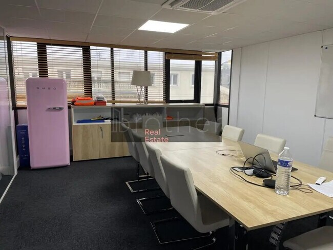 Plus de détails pour Bureau à louer