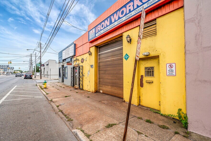 116 E Merrick Rd, Freeport, NY à vendre - Photo de l’immeuble – Image 3 sur 15