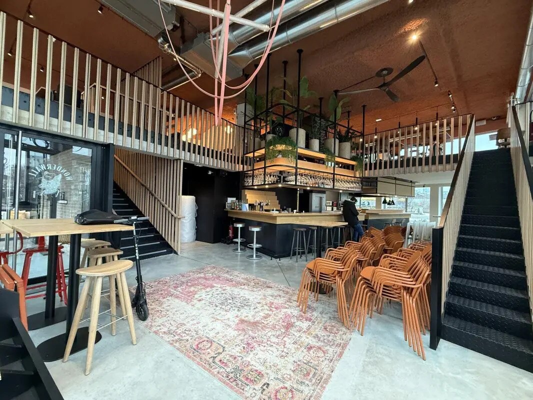 Local commercial dans Ivry-sur-Seine à louer Photo de l’immeuble– Image 1 sur 7