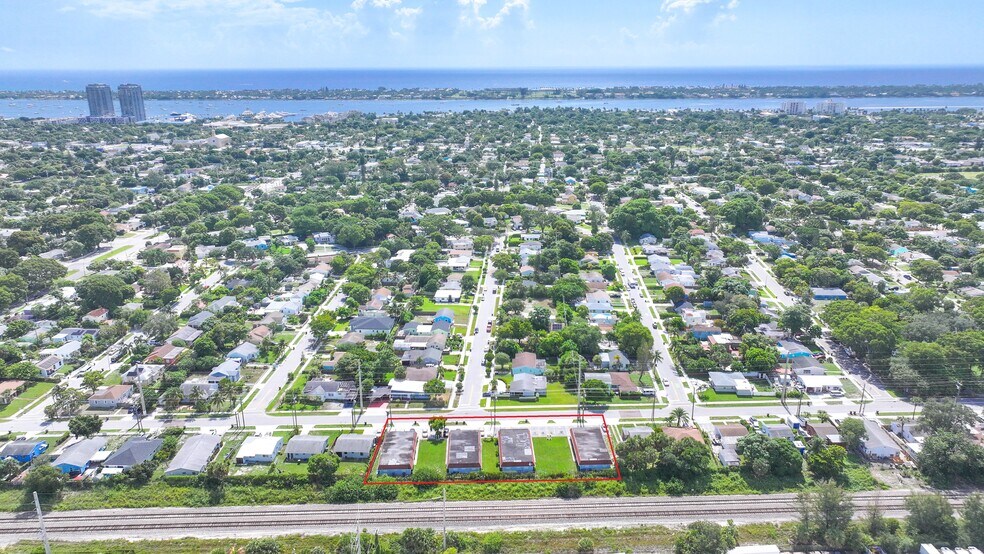 3307 Windsor Ave, West Palm Beach, FL à vendre - Photo de l’immeuble – Image 2 sur 14