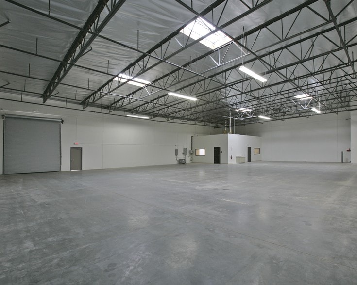 16820-16900 S Main St, Gardena, CA à louer - Photo intérieure – Image 3 sur 8