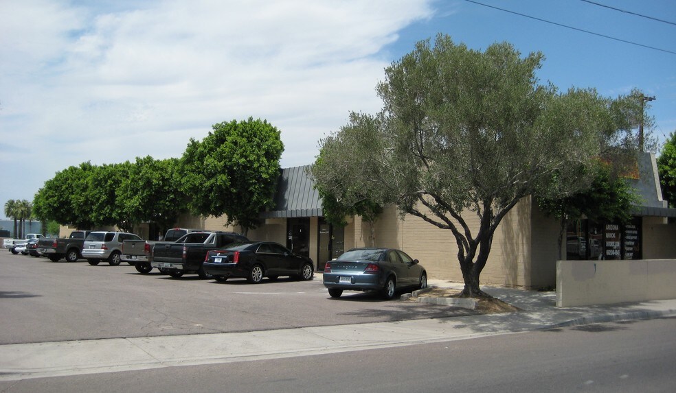 4030 N 27th Ave, Phoenix, AZ à louer - Photo de l’immeuble – Image 3 sur 7