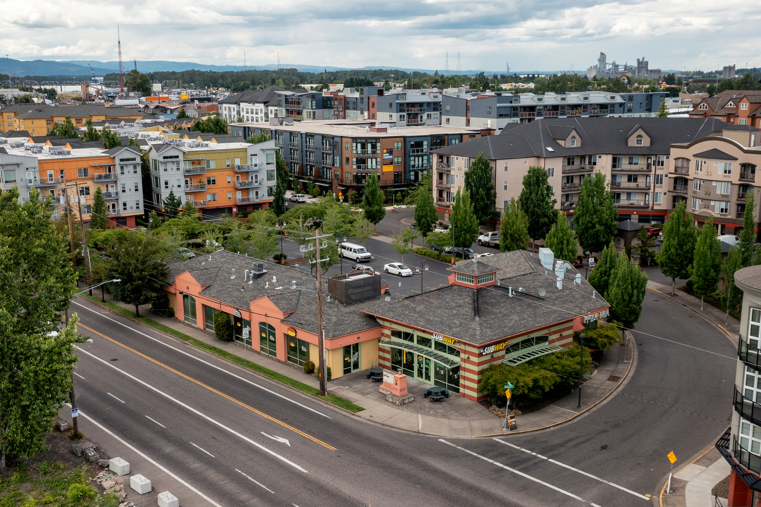 925 N Anchor Way, Portland, OR à louer Photo de l’immeuble– Image 1 sur 8